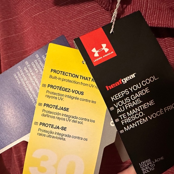 Under Armour men's TopGolf red polo shirt, size M, never worn - Picture 4 of 4